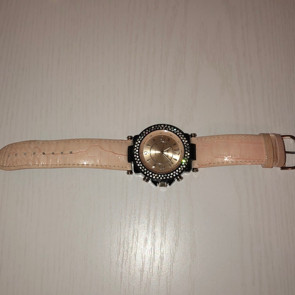 Chicos watch